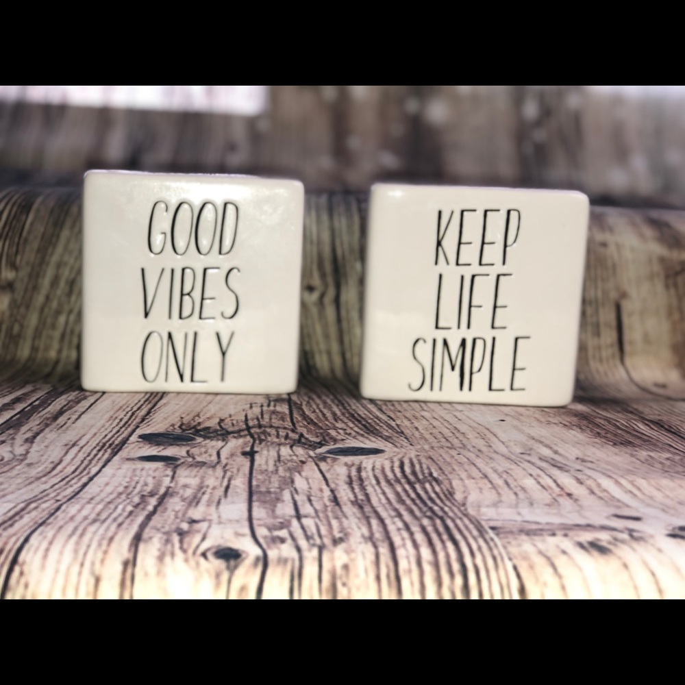 Good vibes & keep life simple white blocks